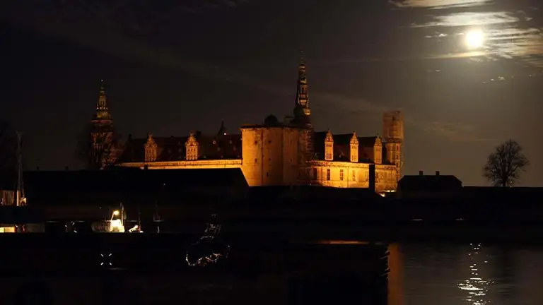 Kronborg By Night