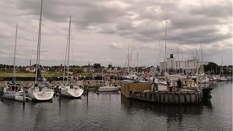 Hornbæk Havn truende skyer